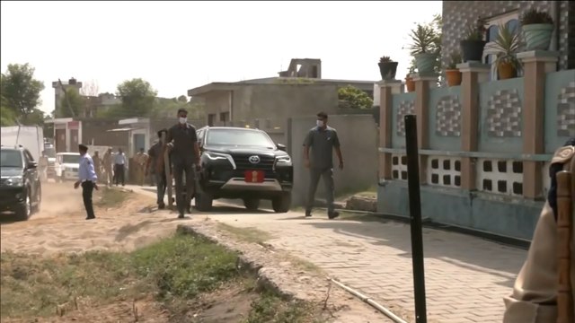 J&K News: LG Manoj Sinha meets family of martyred Hindu teacher Rajni Bala | Matrabhumi