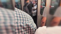 Metro istasyonunda boks ringini aratmayan kavga kamerada