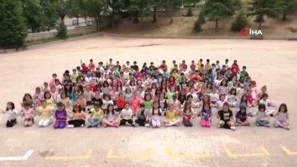 Minikler, sosyal medyada trend olan 'Samsak Döveci' şarkısını böyle seslendirdi