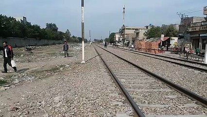 Tezgam Express Train 8DN Passing Green Town Lahore