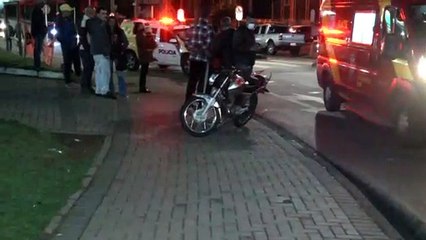 Pedestre tem lesões graves após ser atingido por motocicleta