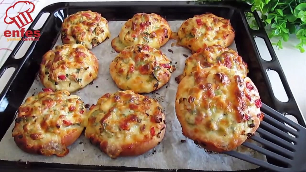 HEM PRATİK HEM LEZZETLİ TAVUKLU ÇÖREĞİ Yemelere Doyamayacaksınız