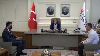 Fatma Şahin, kahraman şoförü cumhuriyet altınıyla ödüllendirdi