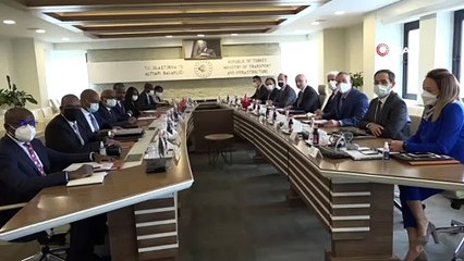 Bakan Karaismailoğlu, Angola Ulaştırma Bakanı Ricardo Viegas d'Abreu ile bir araya geldi