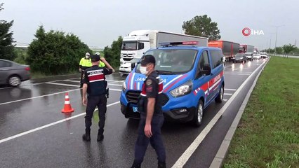 - Sağanak yağıştan kayan minibüs takla attı: 2 yaralı