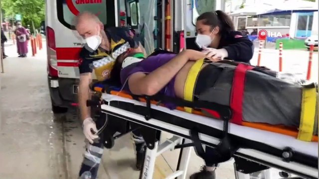 Bursa’da fabrikanın çatısından düşen işçi ağır yaralandı