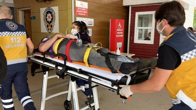FABRİKANIN ÇATISINDAN DÜŞEN İŞÇİ, AĞIR YARALANDI