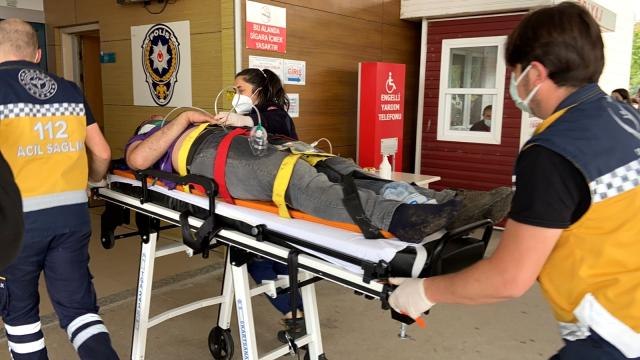 Bursa'da fabrikanın çatısından düşen işçi ağır yaralandı