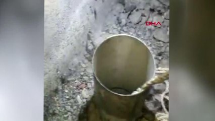 Son dakika haberi | HAVALANDIRMA BORUSUNA SIKIŞAN YAVRU KEDİLERİ İTFAİYE KURTARDI