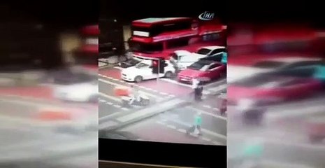 Şoför fenalaşınca otobüs araçları biçti