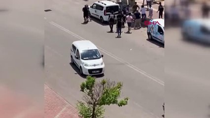 ANTALYA'DA CADDE ORTASINDA SOPALI KAVGA