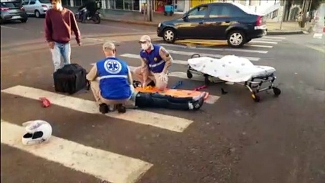 Colisão entre motos deixa homem ferido na esquina das ruas Marechal C. Rondon e Rio Grande do Sul