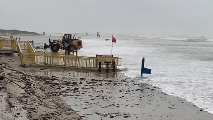 Hurricane advice from a storm surge specialist