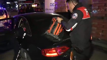 Polisten kaçan lüks otomobilden uyuşturucu çıktı