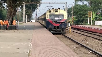 Kharagpur - Santragachi memu is working in its own style __ South Eastern Railway