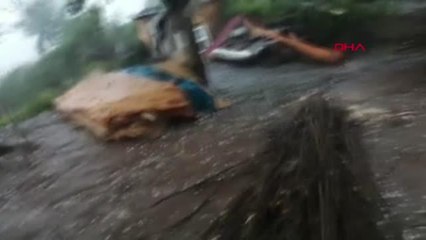 ORDU'YA CEVİZ BÜYÜKLÜĞÜNDE DOLU YAĞDI