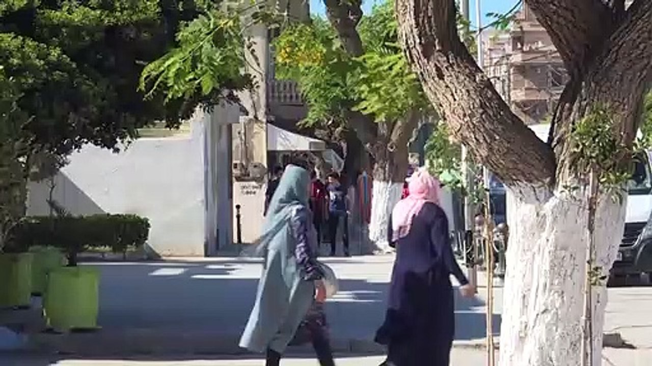 الجزائر تعيد فتح حدودها جزئياً بعد 15 شهراً من إغلاقها بسبب كورونا