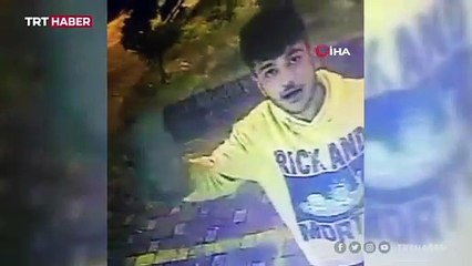 Kartı sıkışınca ATM'ye saldırdı