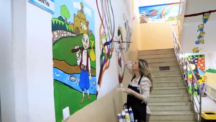 ELAZIĞ - Yeliz öğretmenin fırçasıyla okullar renkleniyor