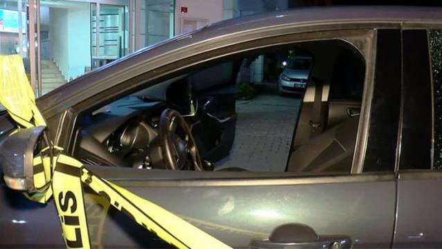 Tıp merkezinin önünde bırakılan aracın içinde başından vurulmuş halde bir şahıs bulundu