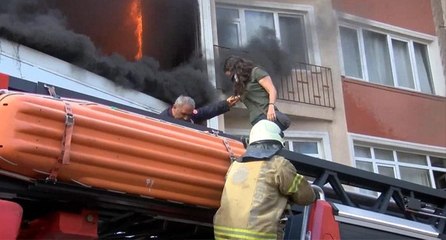 Beyoğlu’nda halı yıkama fabrikasında çıkan yangında can pazarı