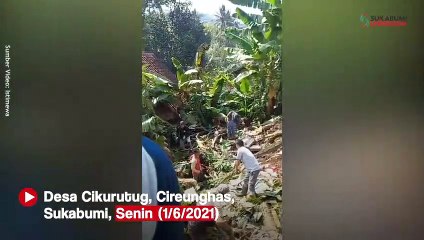 Longsor Terjang Pemukiman di Cireunghas Sukabumi