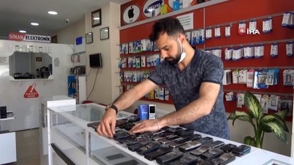 Cep telefonu koleksiyonuna 2 daire fiyatı teklif edildi, öneriyi çocukları için geri çevirdi