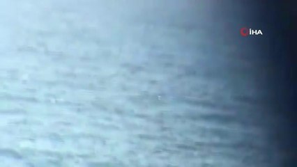 Sri Lanka'da günlerdir yanan konteyner gemisi batıyor