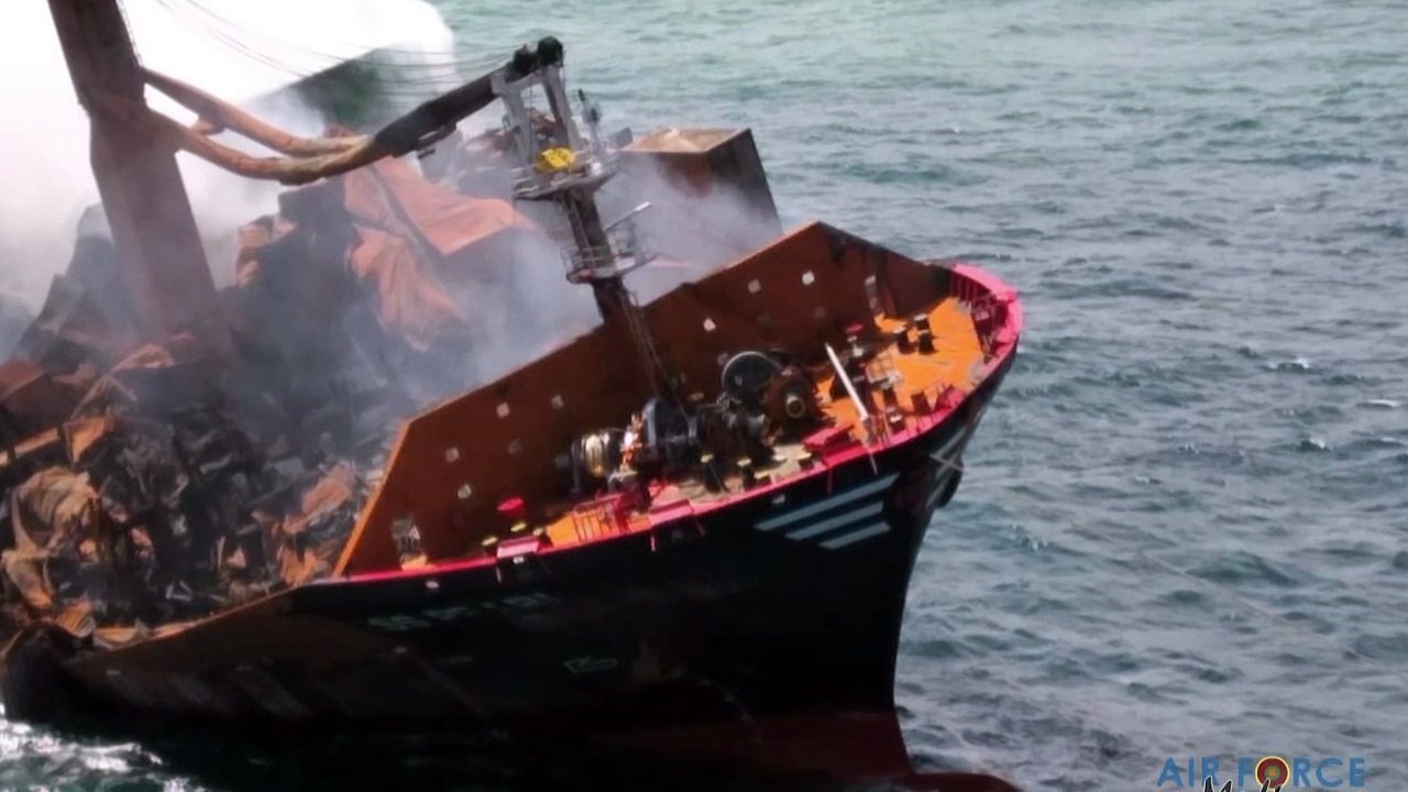 Nach 13 Tagen Brand: Frachter 'X-Press Pearl' sinkt vor Sri Lanka