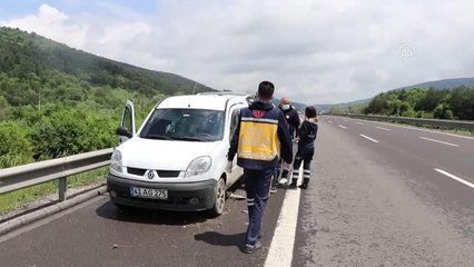 Kazaya karışan araçtaki 6 kişi yara almadan kurtuldu