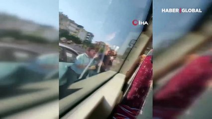 Otobüs şoförüne paspaslı saldırı anbean kamerada