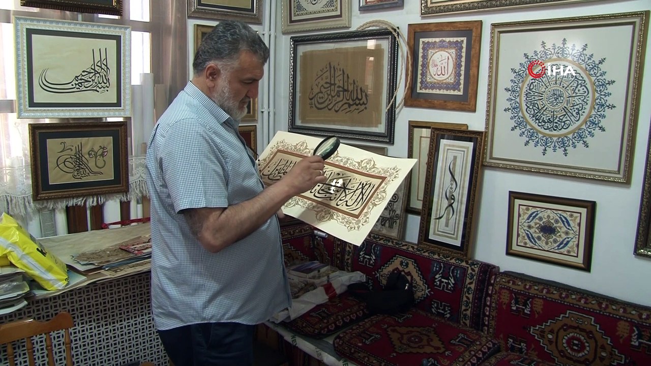 Asırlık mesleğiyle geçmişten geleceğe ışık tutuyor