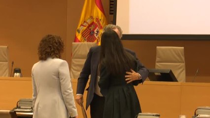 Video herunterladen: El juez imputa a Cospedal y su marido López del Hierro en Kitchen por los delitos de cohecho, malversación y tráfico de influencias