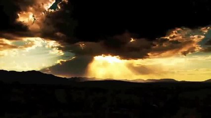 SALMA HAYEK canta - Siente Mi Amor