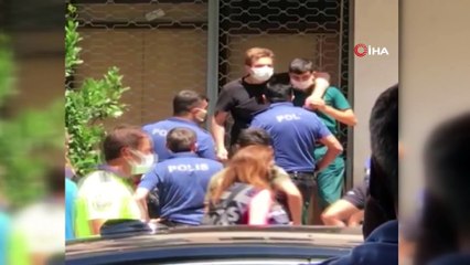 İzmir'de hareketli anlar: Bıçaklı saldırgan engelli memuru rehin aldı