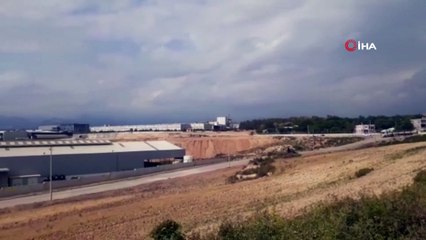 Kadirli Organize Sanayi Bölgesi'nde iki işçinin üzerine yıldırım düştü