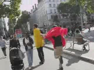 Pacman@Lyon - Urban Pacman (Cake - Going the distance)