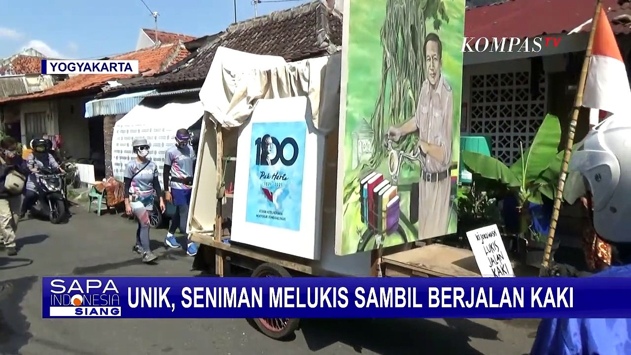 Seniman Ini Melukis Presiden Soeharto Sambil Jalan Kaki