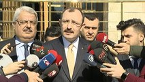 Bakan Muş'tan İzmir'de rehin alınan gümrük personeline geçmiş olsun telefonu
