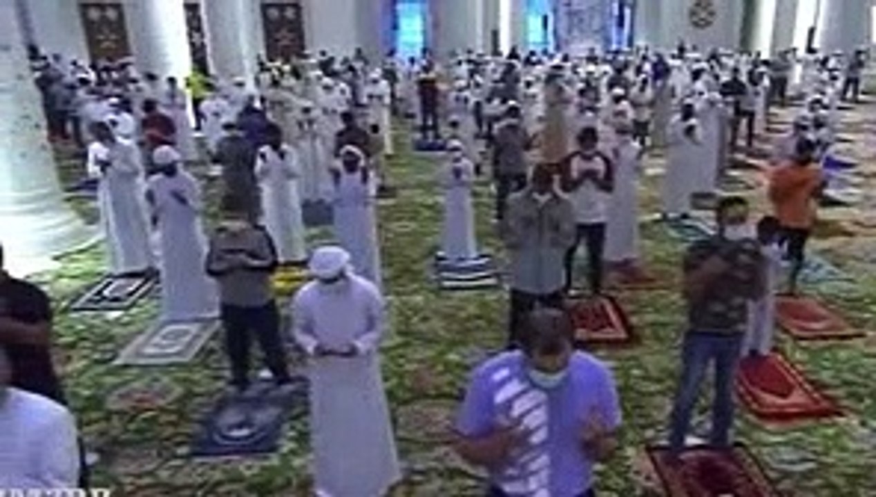 ادريس ابكر يودع رمضان1442  بدعاء مؤثر باكي