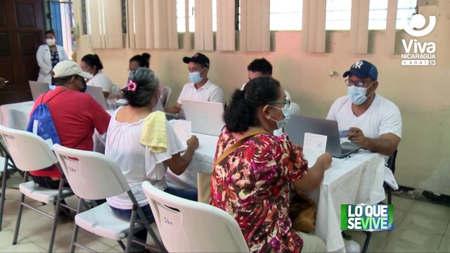 Policlínico Iraní inmuniza a pacientes contra la Covid-19