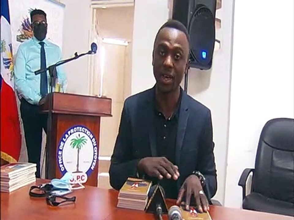 Jounalis Jean Jul Désauguste siyen yon roman li ekri ki gen pou tit "Mon lyrique, Mon engagement".