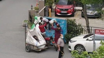 Giysi kumbarasını böyle soydular!