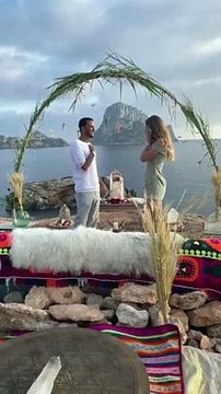 Seyma Subaşı evlilik teklifini sosyal medyadan paylaştı