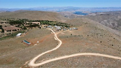 Yağışlar olmayınca çeşmeler kurudu, içecekleri suyu bidonlarla getiriyorlar