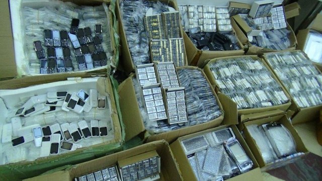 10 binin üzerinde gümrük kaçağı telefon ele geçirildi