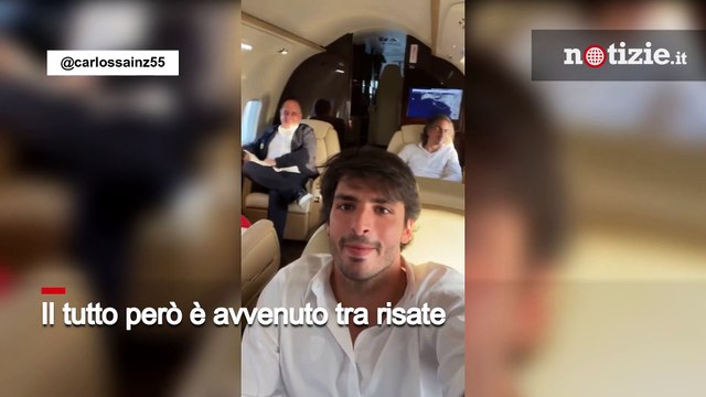 Charles Leclerc ha paura di volare, Carlos Sainz lo prende in giro: il video dei piloti è esilarante