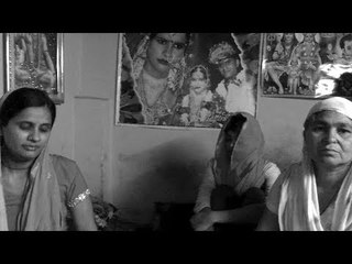 पीट-पीट कर मार दिए गए ई-रिक्शा चालक रवींद्र के परिजनों से बातचीत