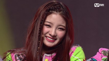 걸스웨그 '트라이비(TRI.BE)'의 '러버덤(RUB-A-DUM)' 무대