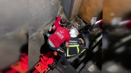 AKSARAY - Taş kırma makinesinin içine düşen işçi yaralandı